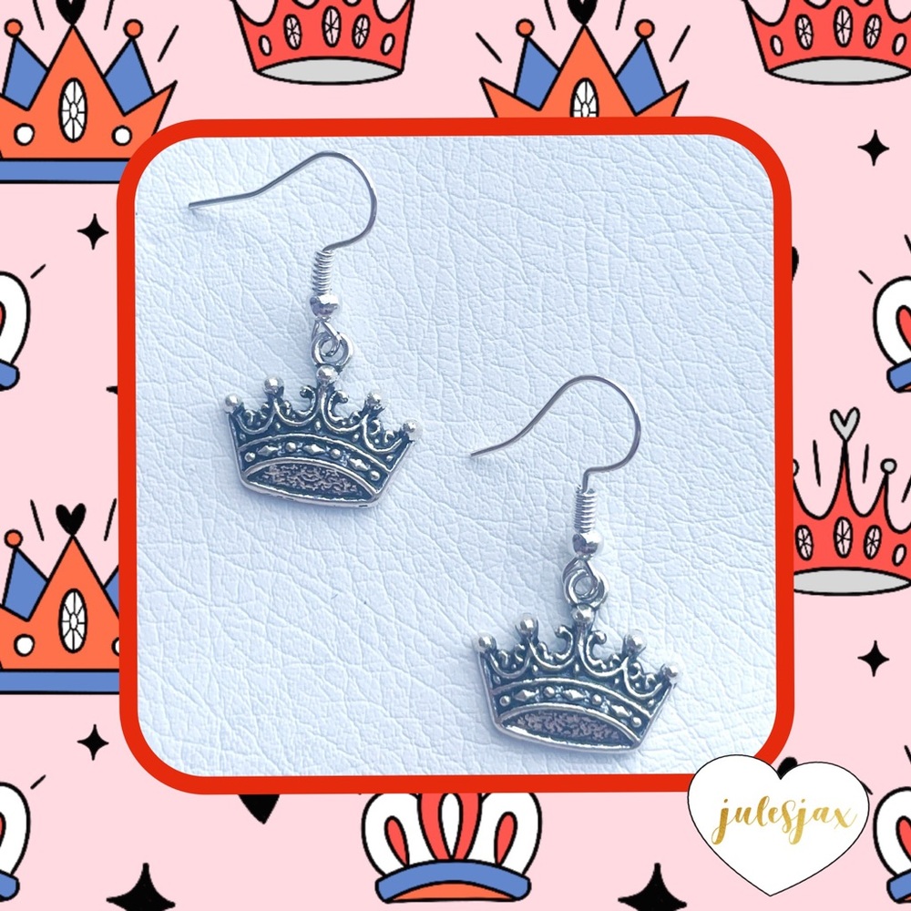 NWT silver crown 👑 👸🏼 queen princess earrings royal